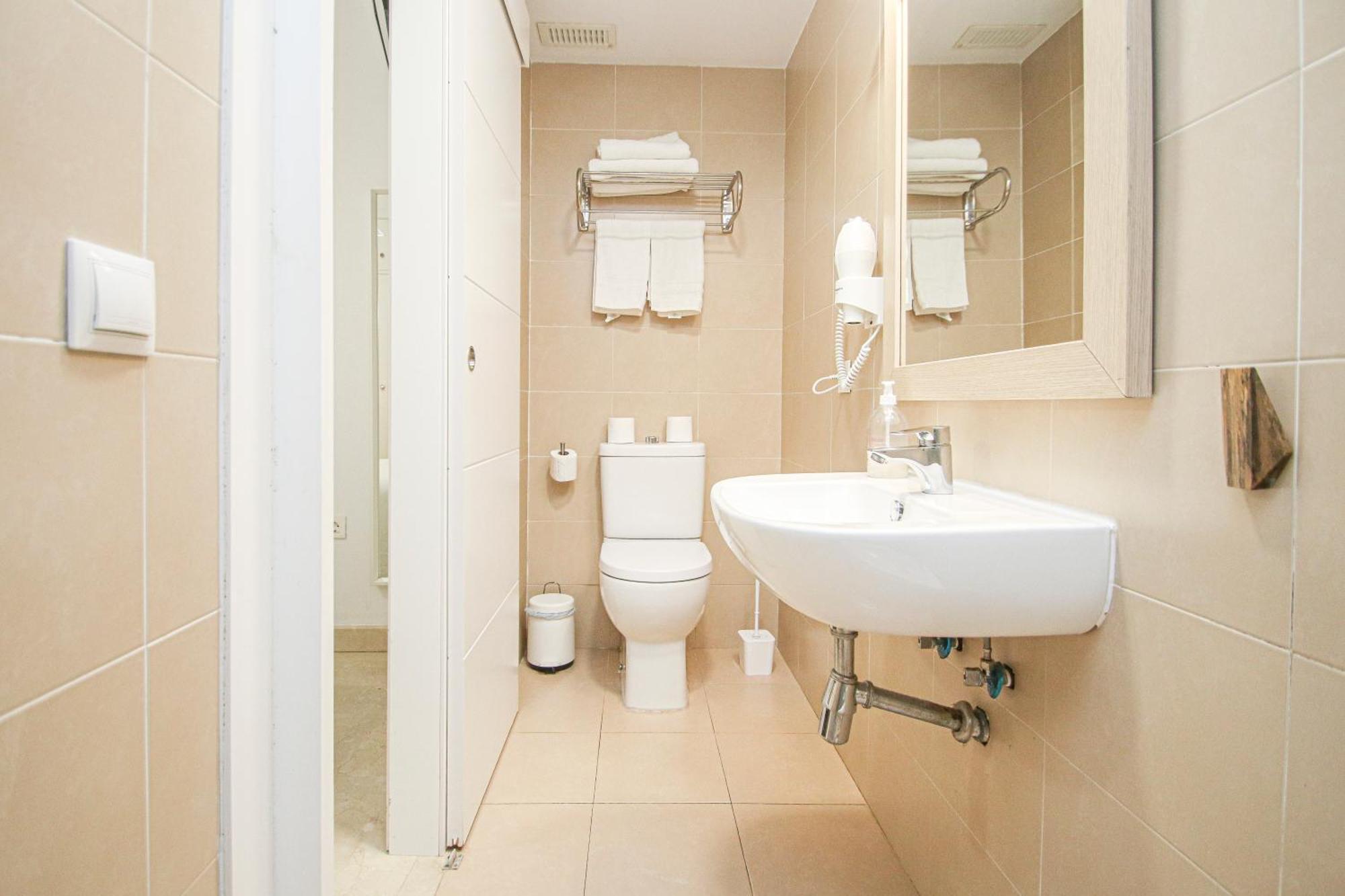 Charming Apt In The Center - 10M Walk Isla Magica Севиля Екстериор снимка