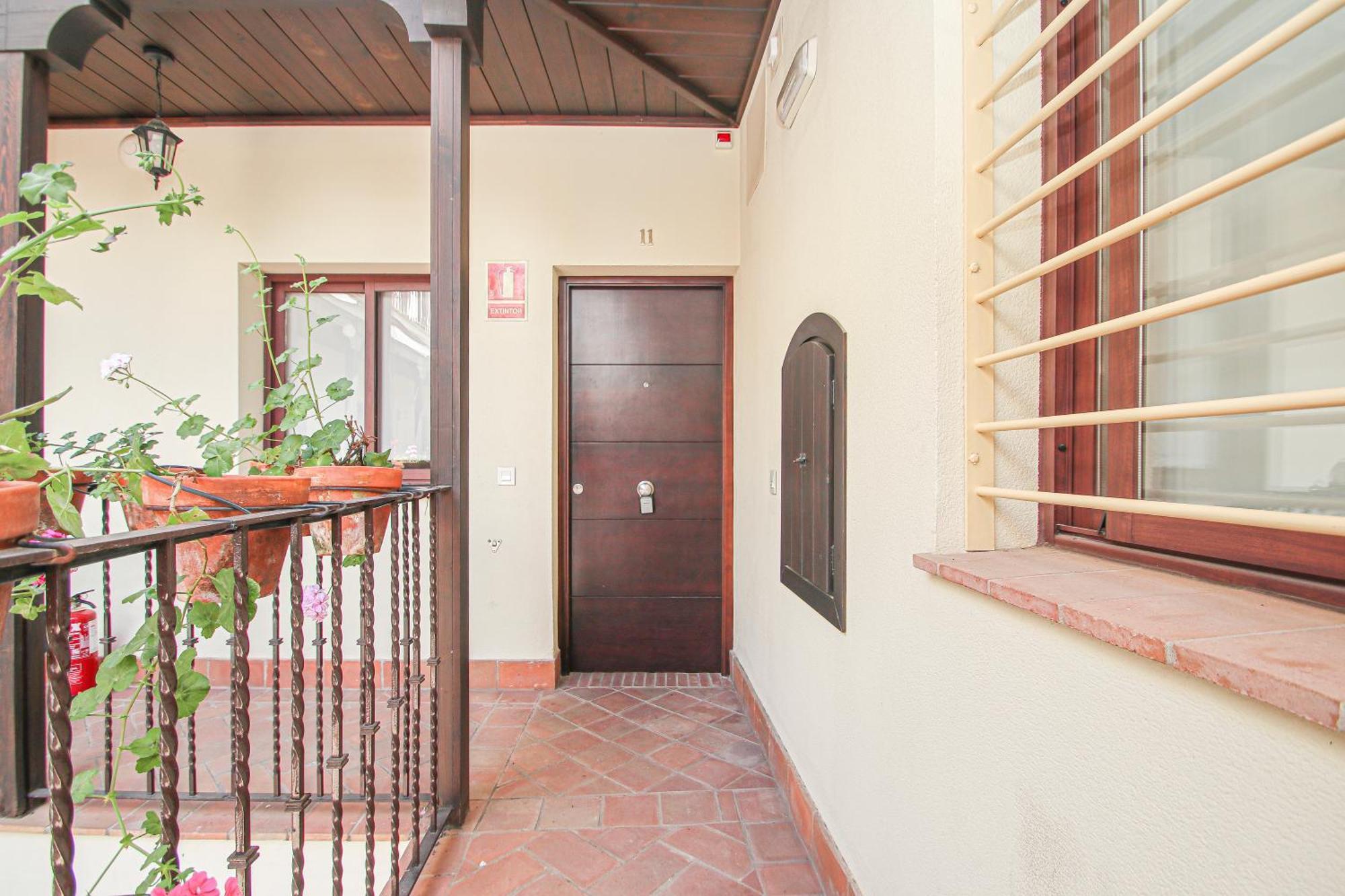 Charming Apt In The Center - 10M Walk Isla Magica Севиля Екстериор снимка